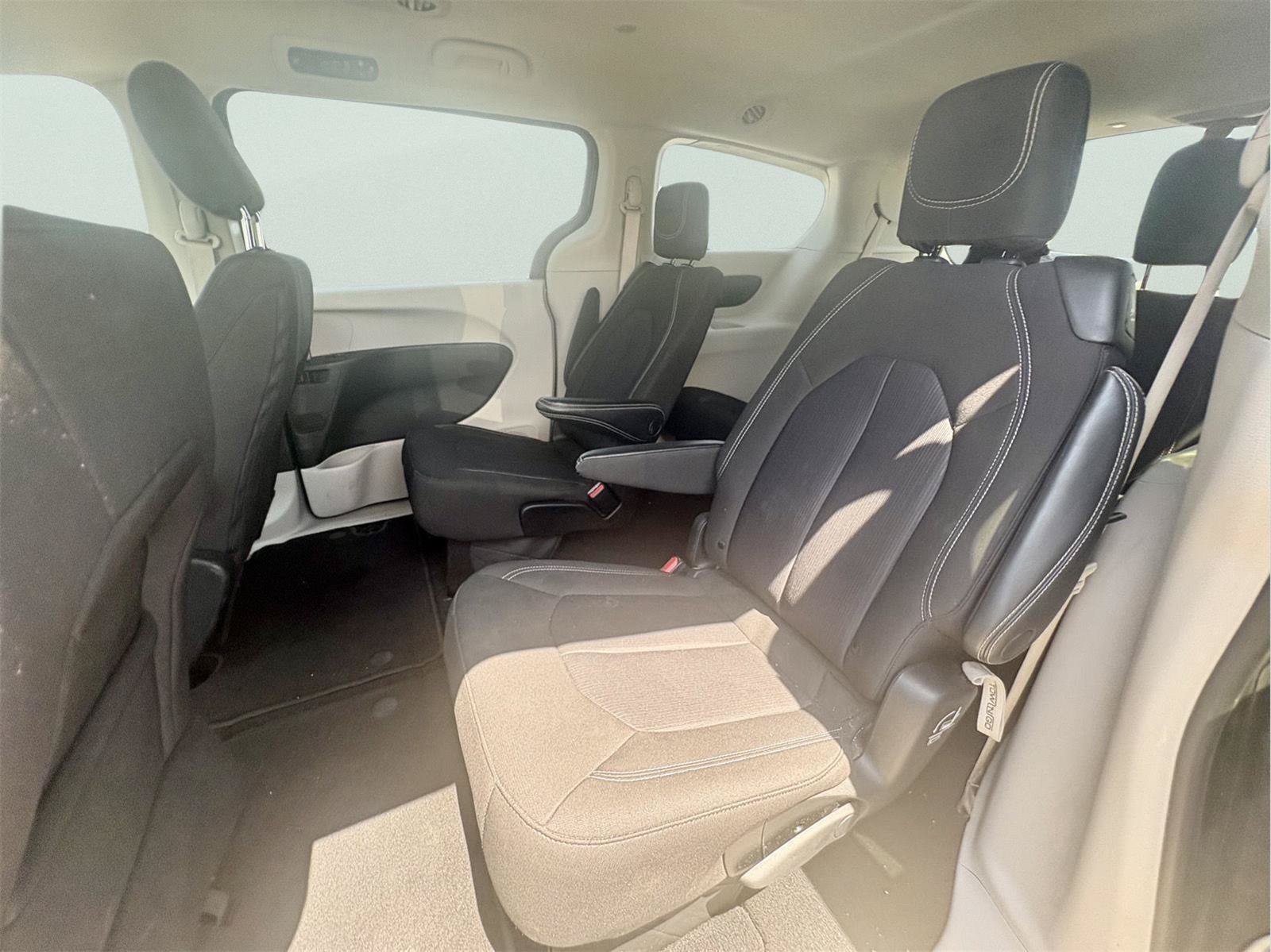 Used 2023 Chrysler Voyager LX FWD image 14