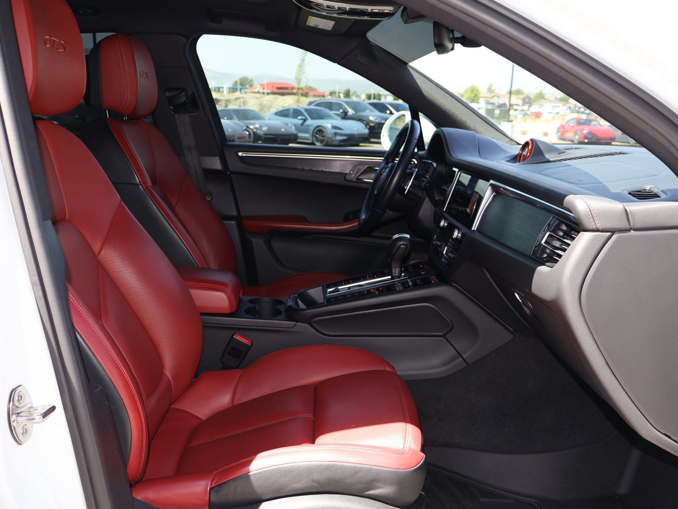 Used 2022 Porsche Macan GTS AWD/4WD image 31