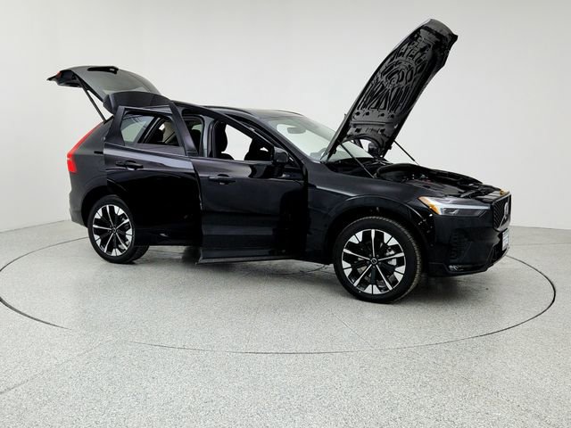 New 2026 Volvo XC60 B5 Plus w/ Climate Package image 10