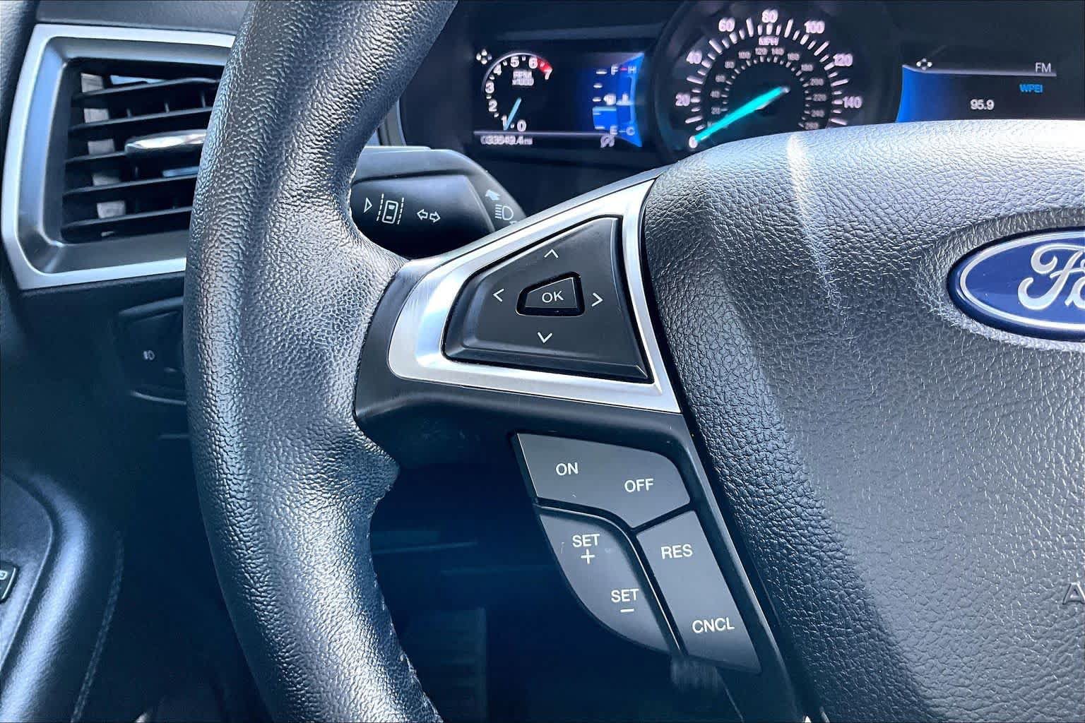 Used 2022 Ford Edge SEL w/ Convenience Package AWD/4WD image 24
