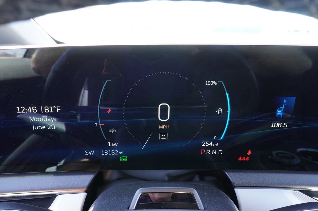 Certified 2025 Cadillac Optiq Luxury 2 AWD/4WD image 21