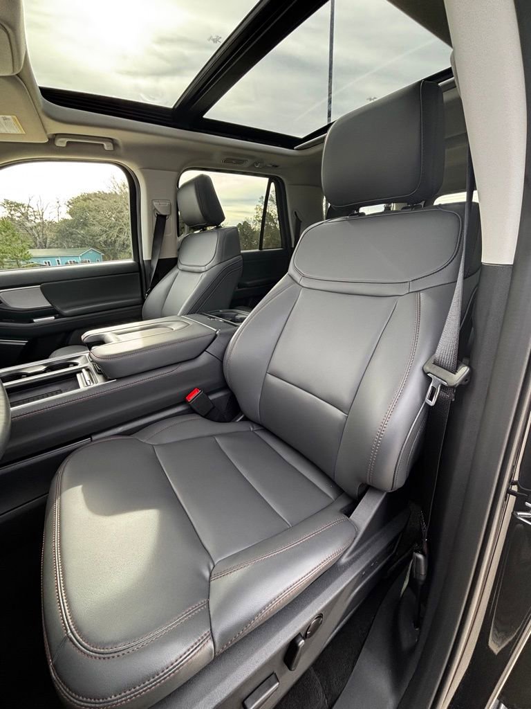 Used 2025 Ford Expedition Max Active image 10