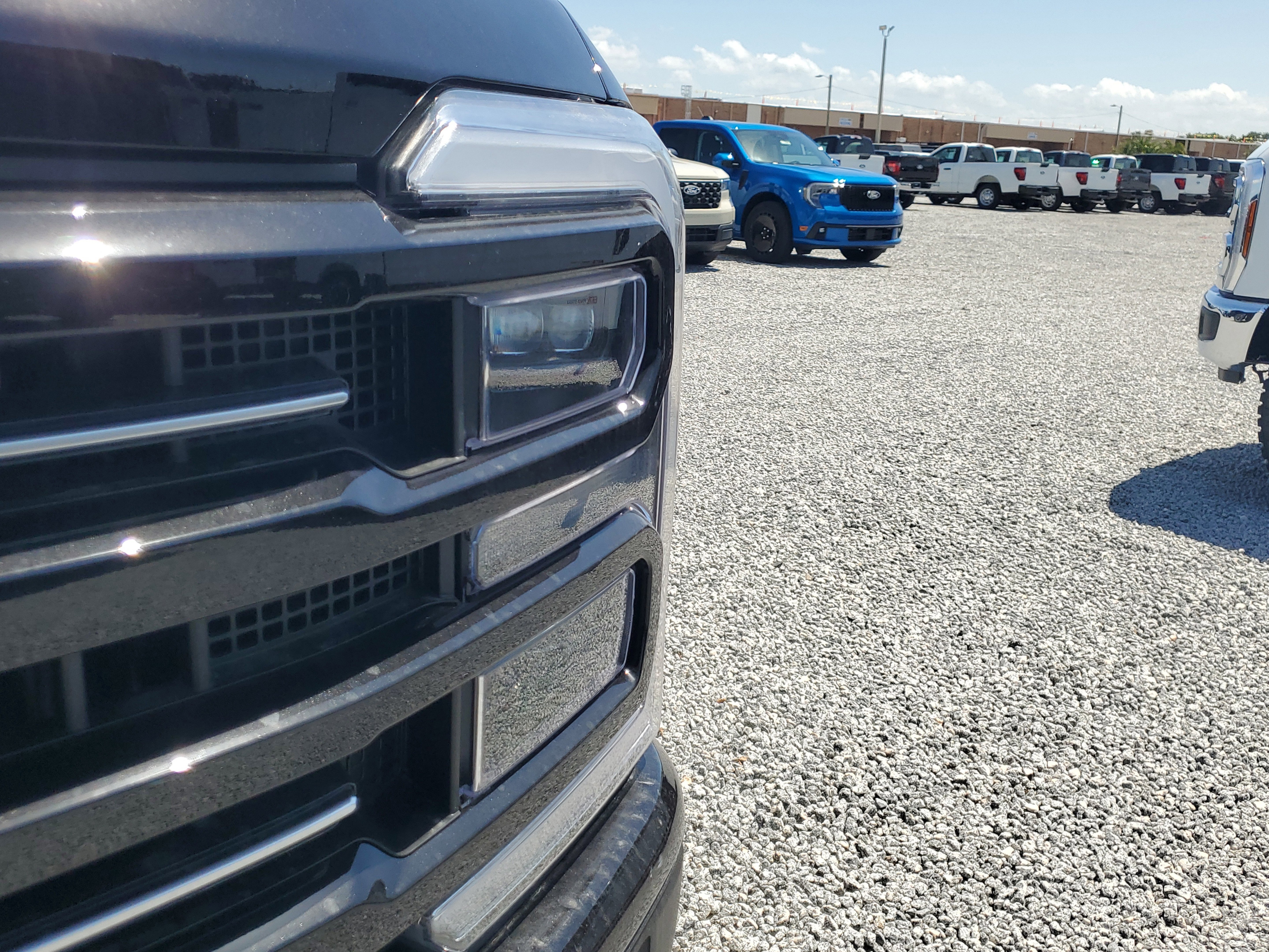 New 2025 Ford F350 Platinum w/ FX4 Off-Road Package image 4