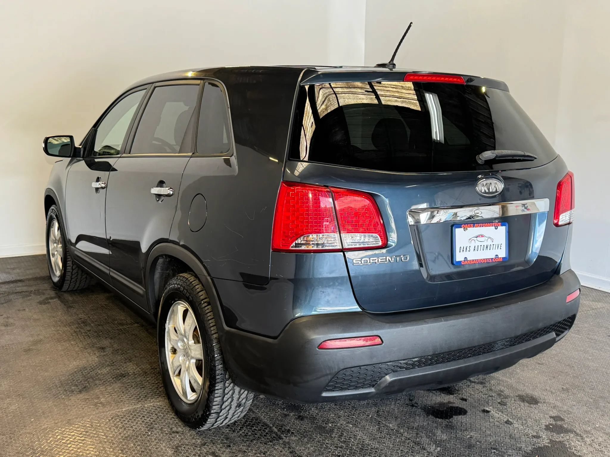 Used 2011 Kia Sorento 2WD image 4