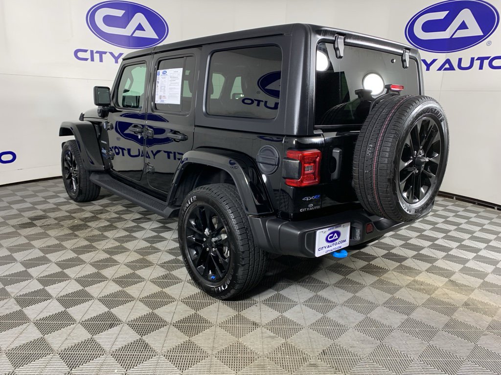 Used 2022 Jeep Wrangler Unlimited Sahara w/ Cold Weather Group image 5