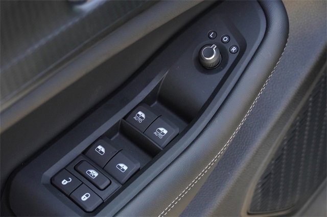 New 2025 Jeep Grand Cherokee Altitude image 21