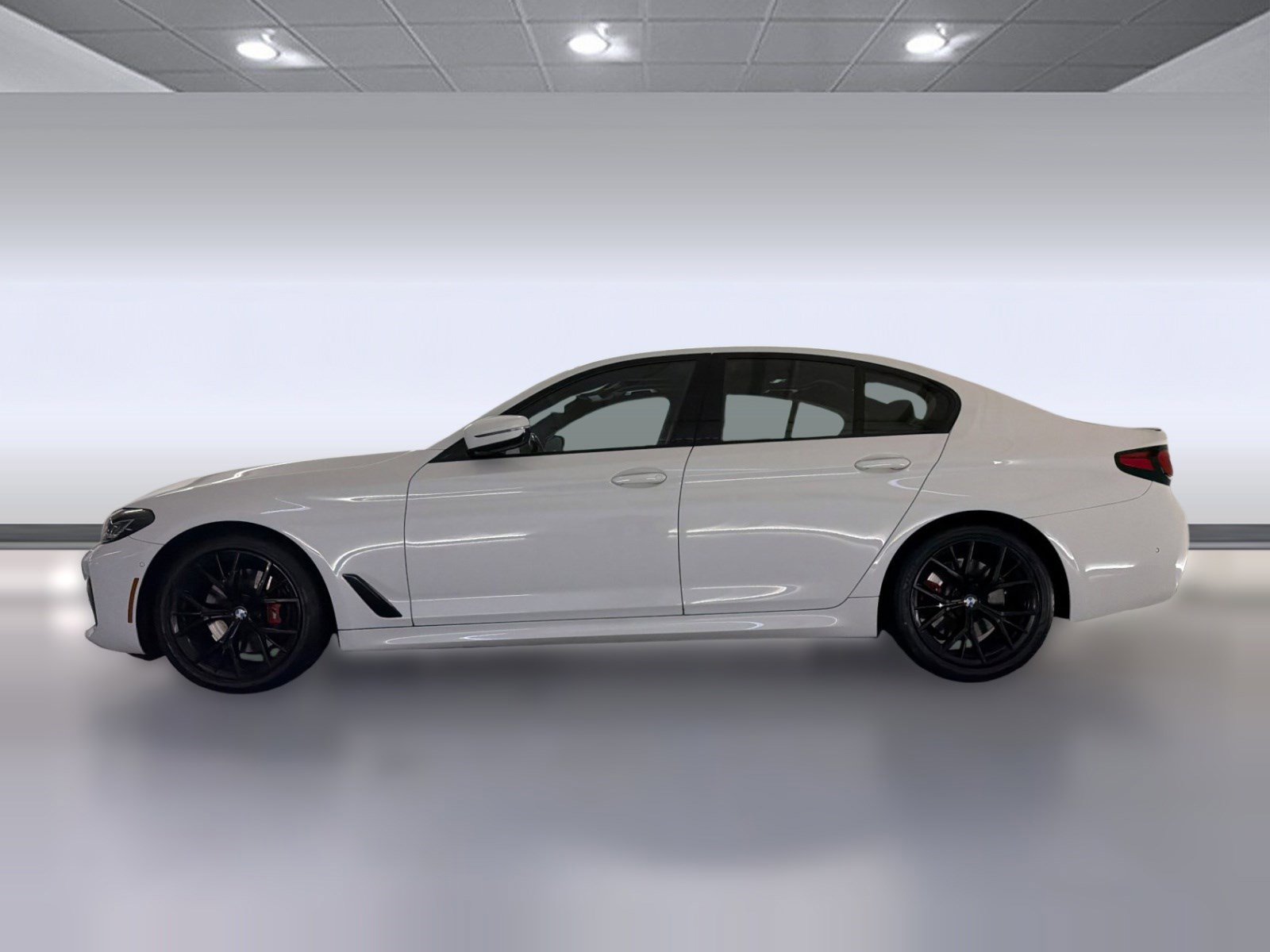 Used 2023 BMW 530i w/ M Sport Package image 2