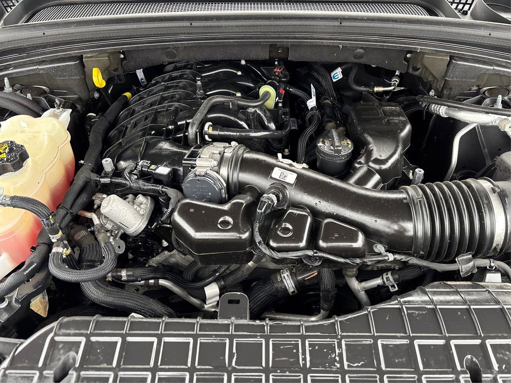 Used 2022 Jeep Grand Cherokee L Limited image 13