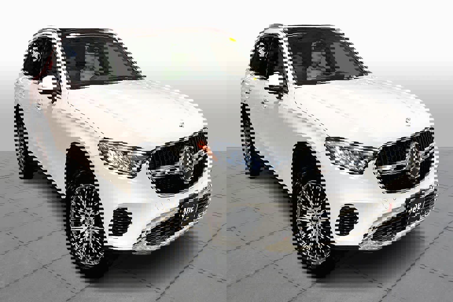 Used 2026 Mercedes-Benz GLC 300 4MATIC image 3