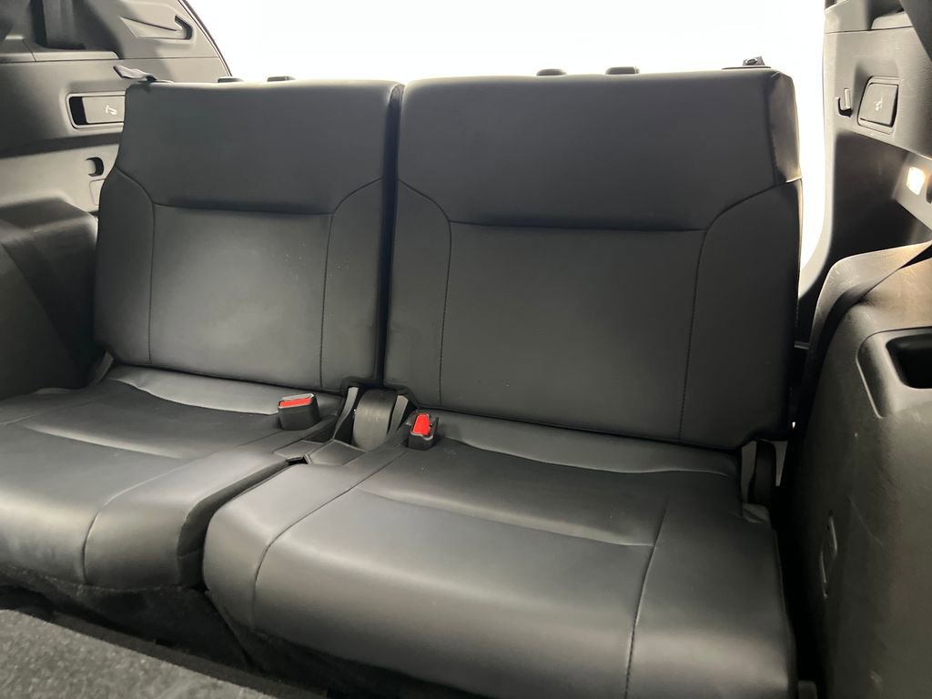 Used 2025 Mitsubishi Outlander SE AWD/4WD image 32