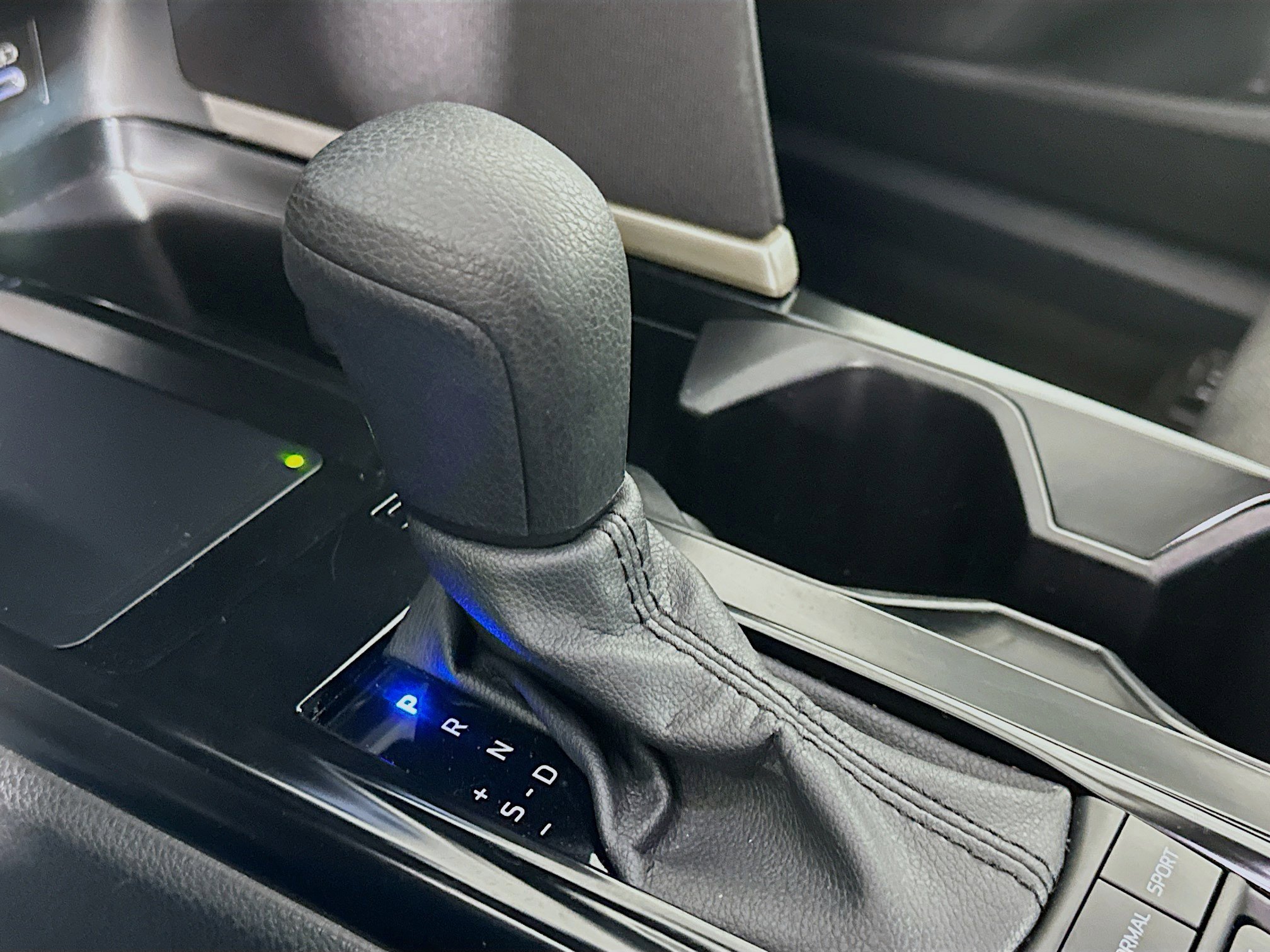 Used 2025 Toyota Camry LE image 25