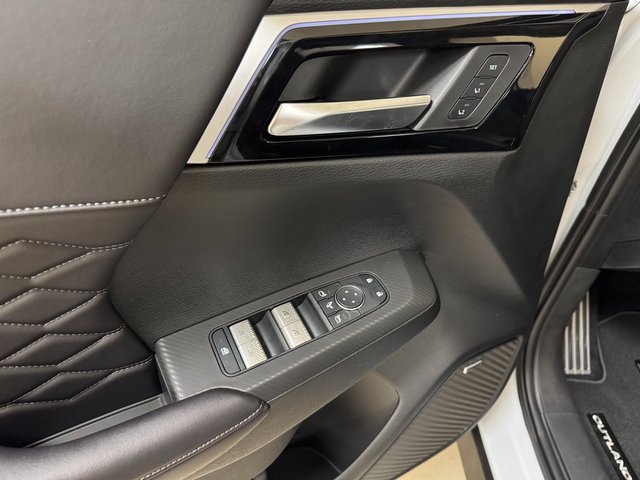 New 2025 Mitsubishi Outlander SEL image 8