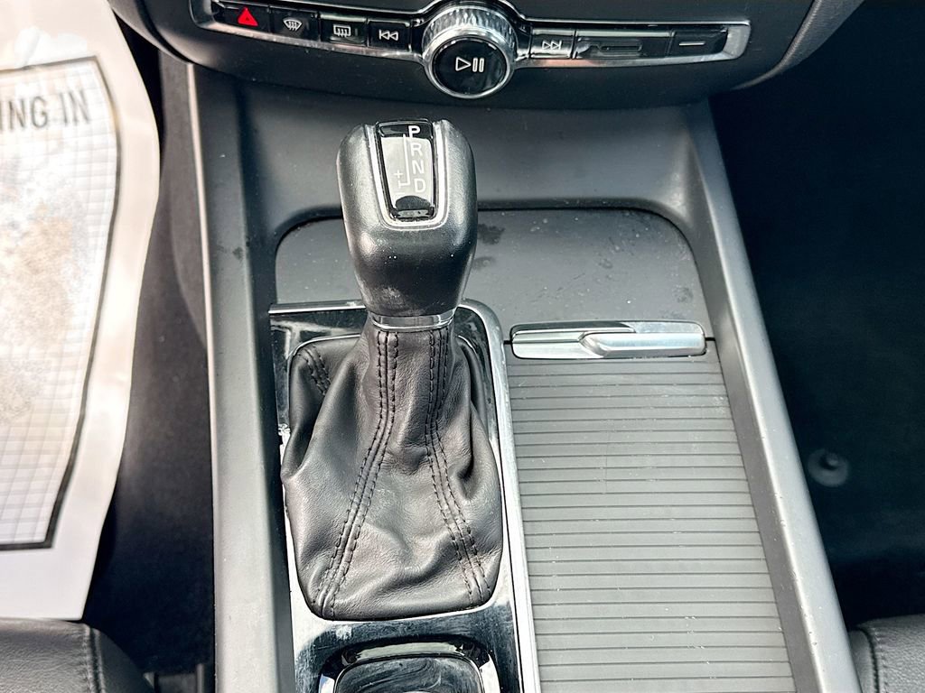 Used 2019 Volvo S60 T5 Momentum w/ Multimedia Package image 18