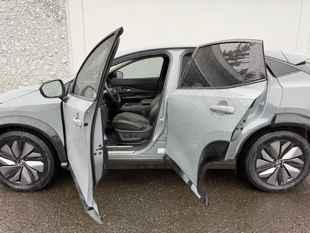 Certified 2023 Nissan Ariya AWD image 19