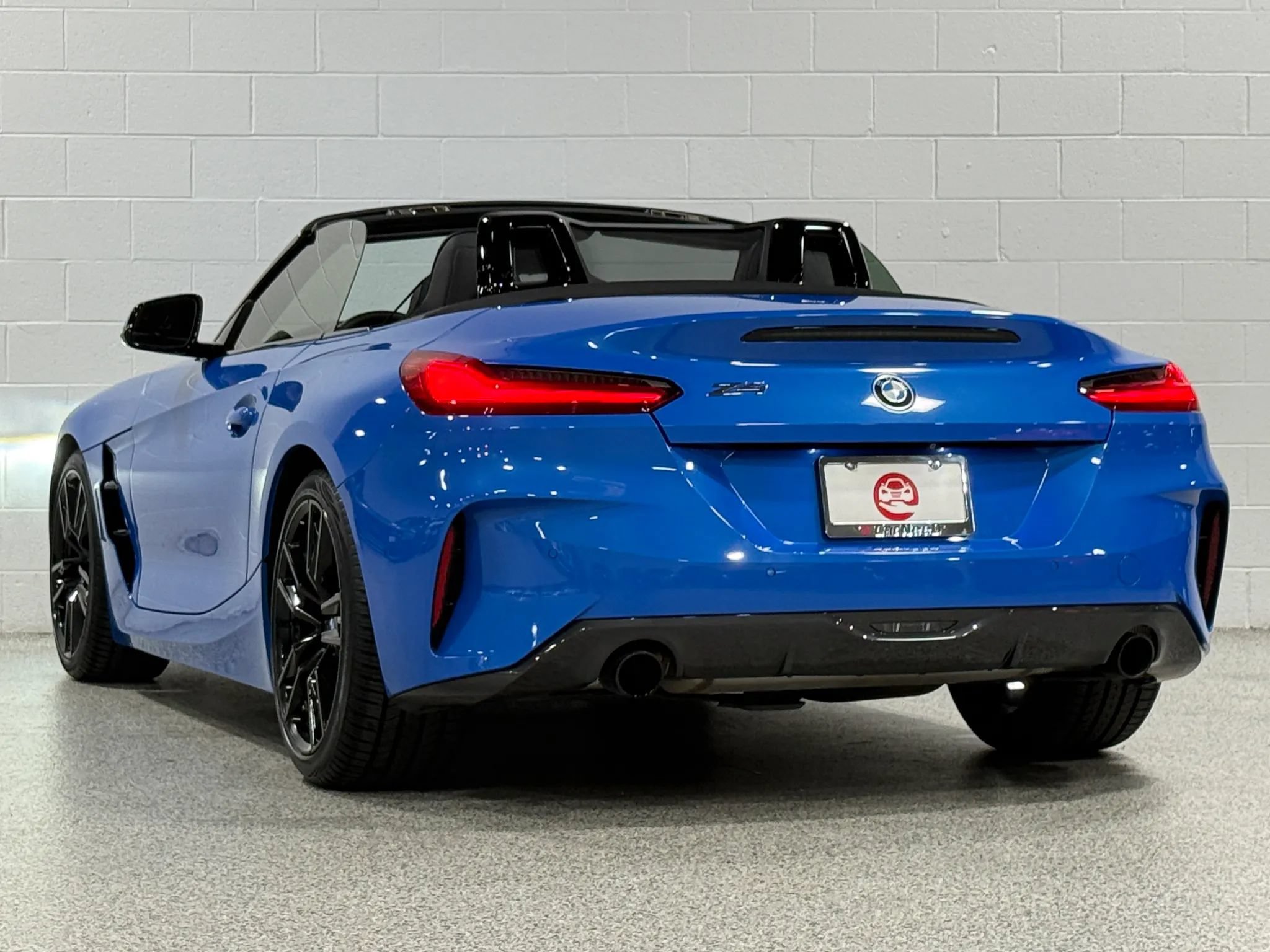 Used 2019 BMW Z4 sDrive30i w/ M Sport Package RWD image 9