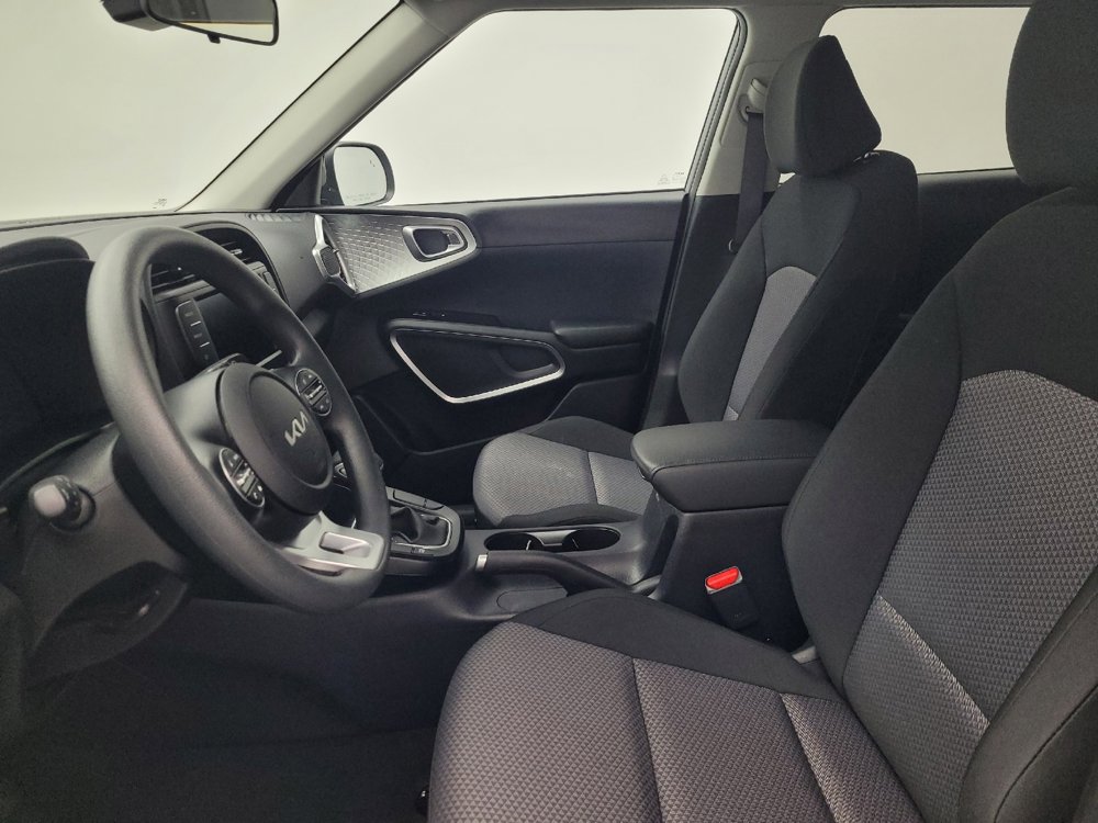 Used 2025 Kia Soul LX w/ LX Technology Package image 17