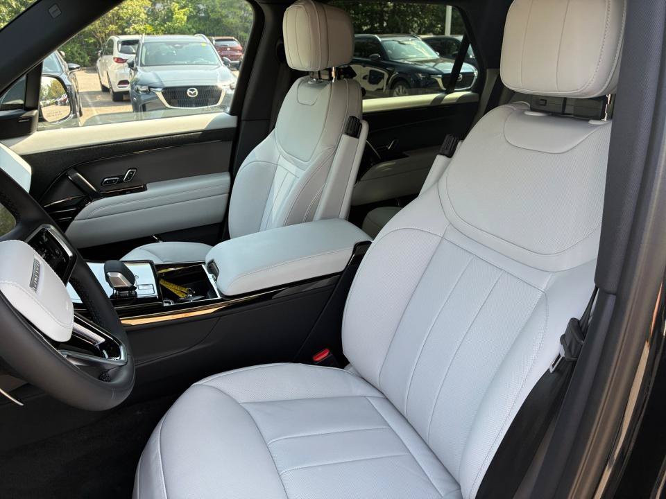 New 2026 Land Rover Range Rover Sport SE AWD/4WD image 30