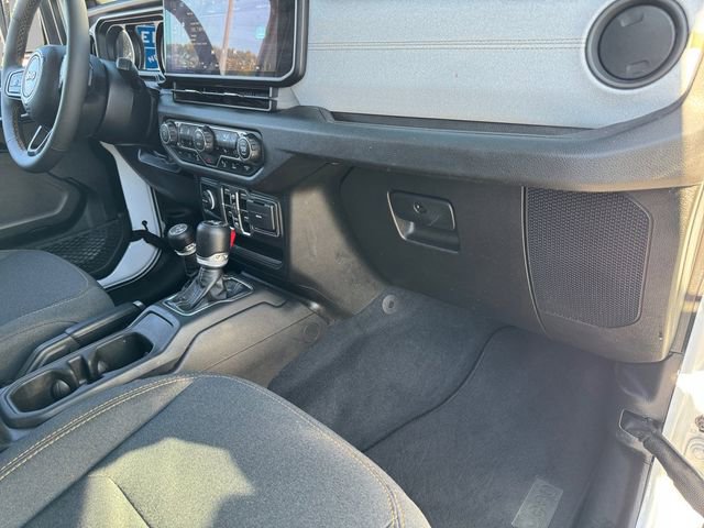 Certified 2024 Jeep Wrangler Unlimited w/ Convenience Group image 12