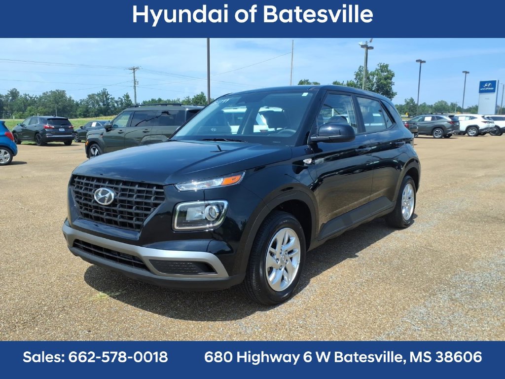 Certified 2025 Hyundai Venue SE FWD image 1