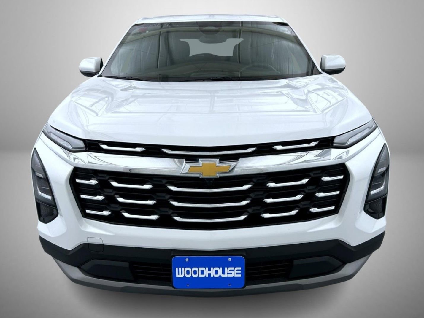 Used 2025 Chevrolet Equinox LT AWD/4WD image 2