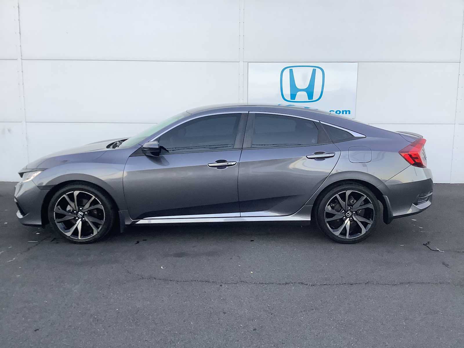 Used 2021 Honda Civic Sport image 2