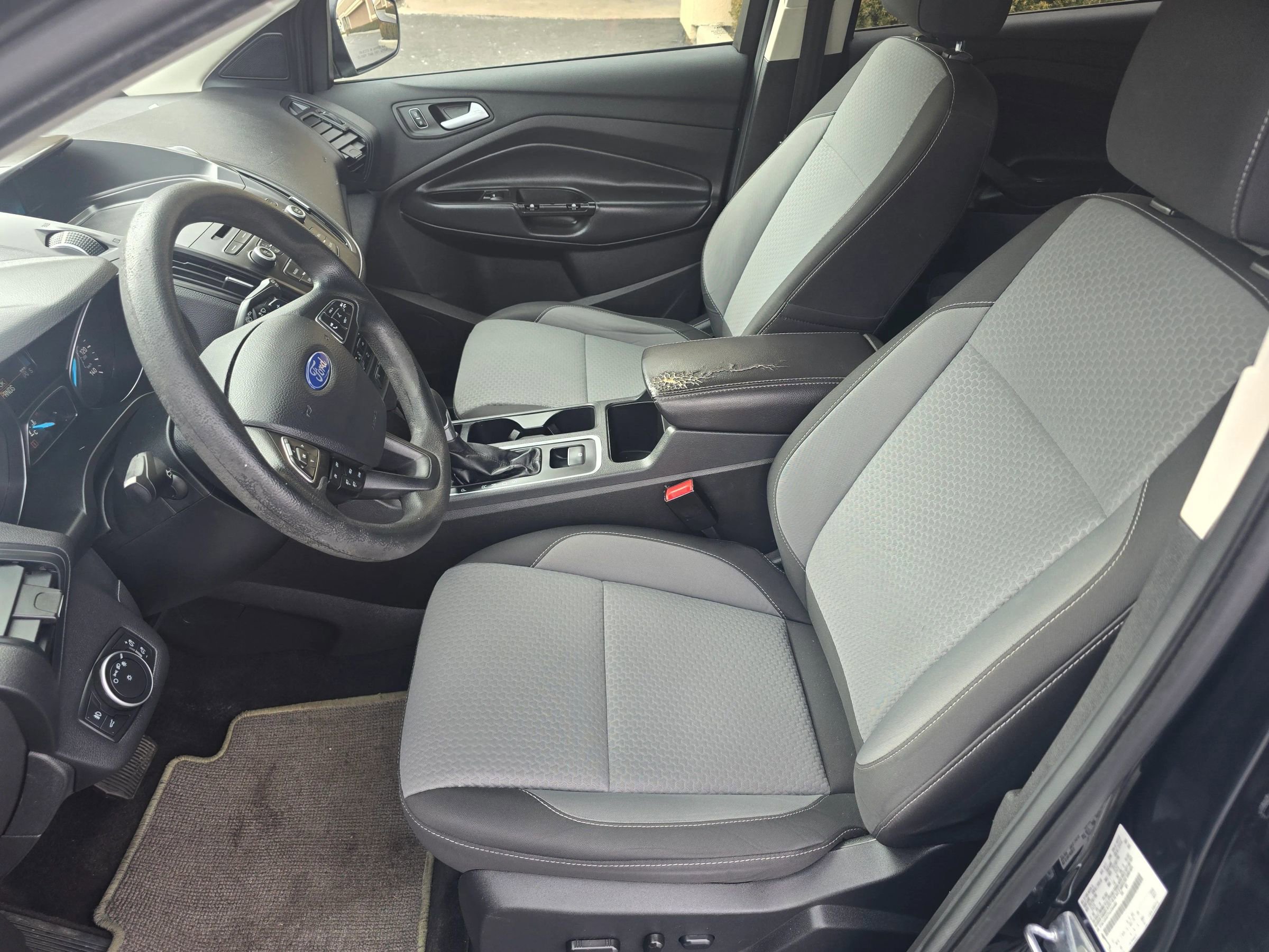 Used 2017 Ford Escape SE image 25