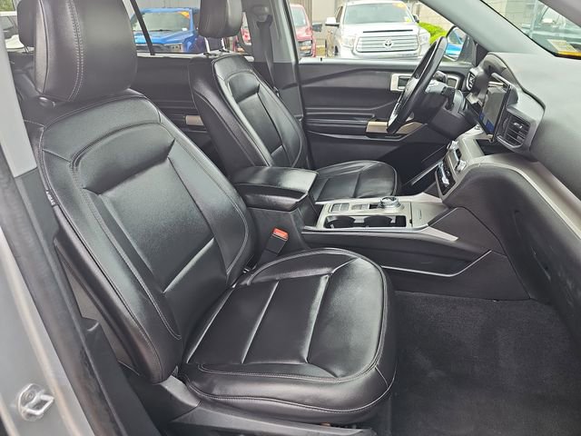 Used 2023 Ford Explorer XLT w/ Equipment Group 202A RWD image 10
