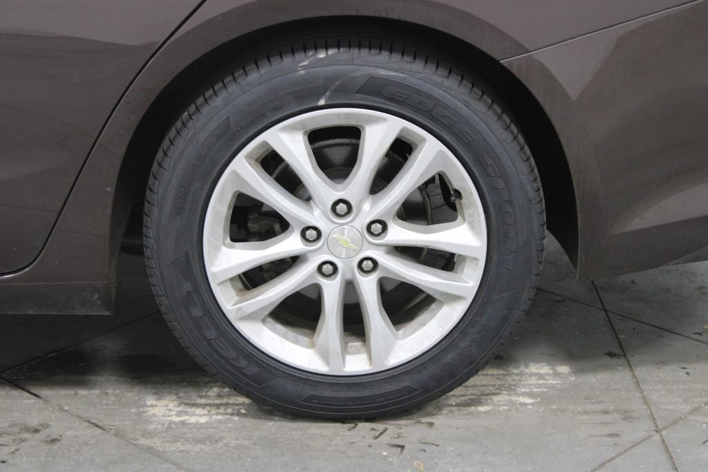 Used 2016 Chevrolet Malibu LT FWD image 16