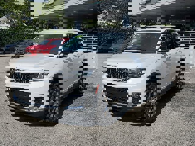 Used 2021 Jeep Grand Cherokee L Limited image 3