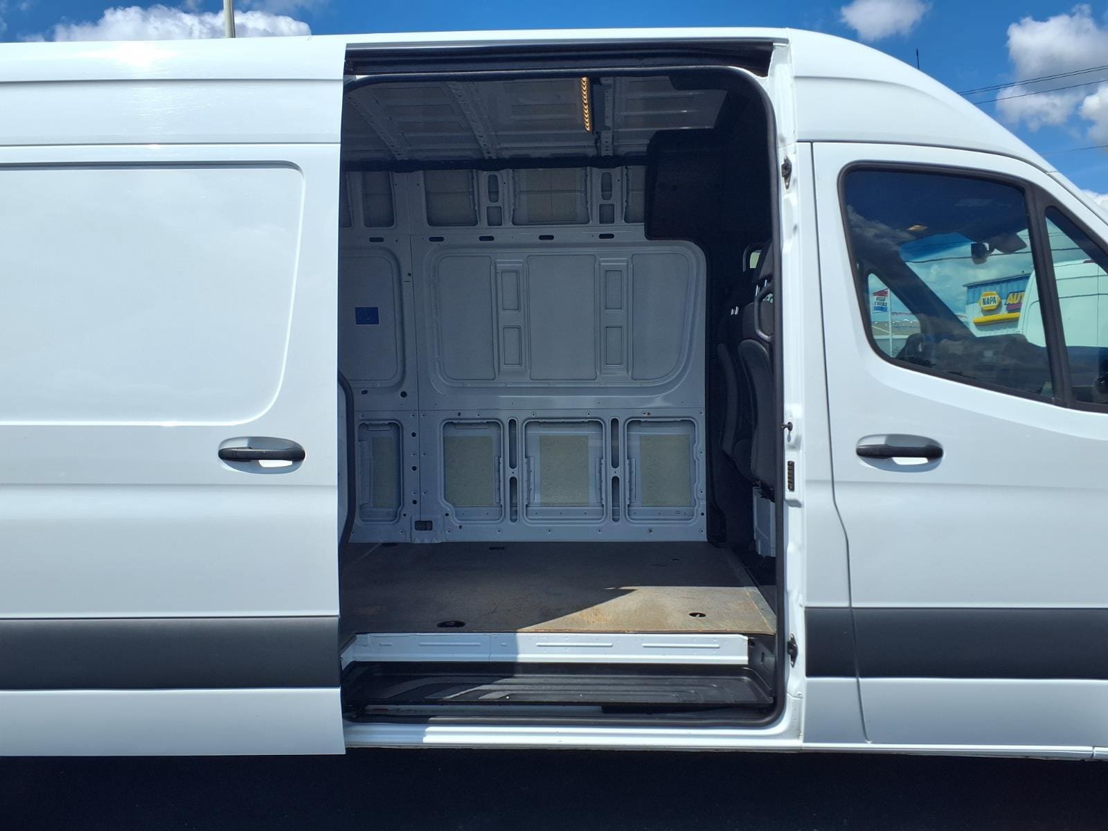 Used 2022 Mercedes-Benz Sprinter 3500 image 12