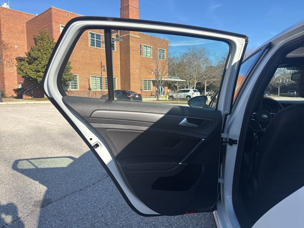 Used 2019 Volkswagen GTI SE image 23