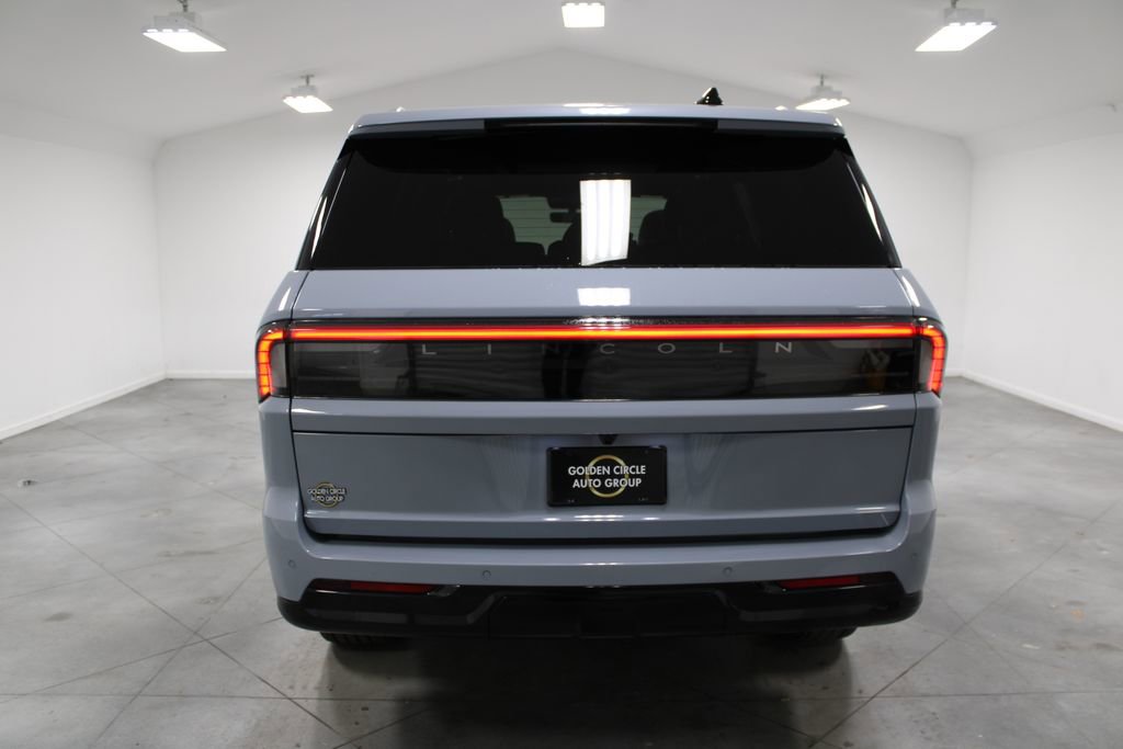 New 2025 Lincoln Navigator Reserve image 7