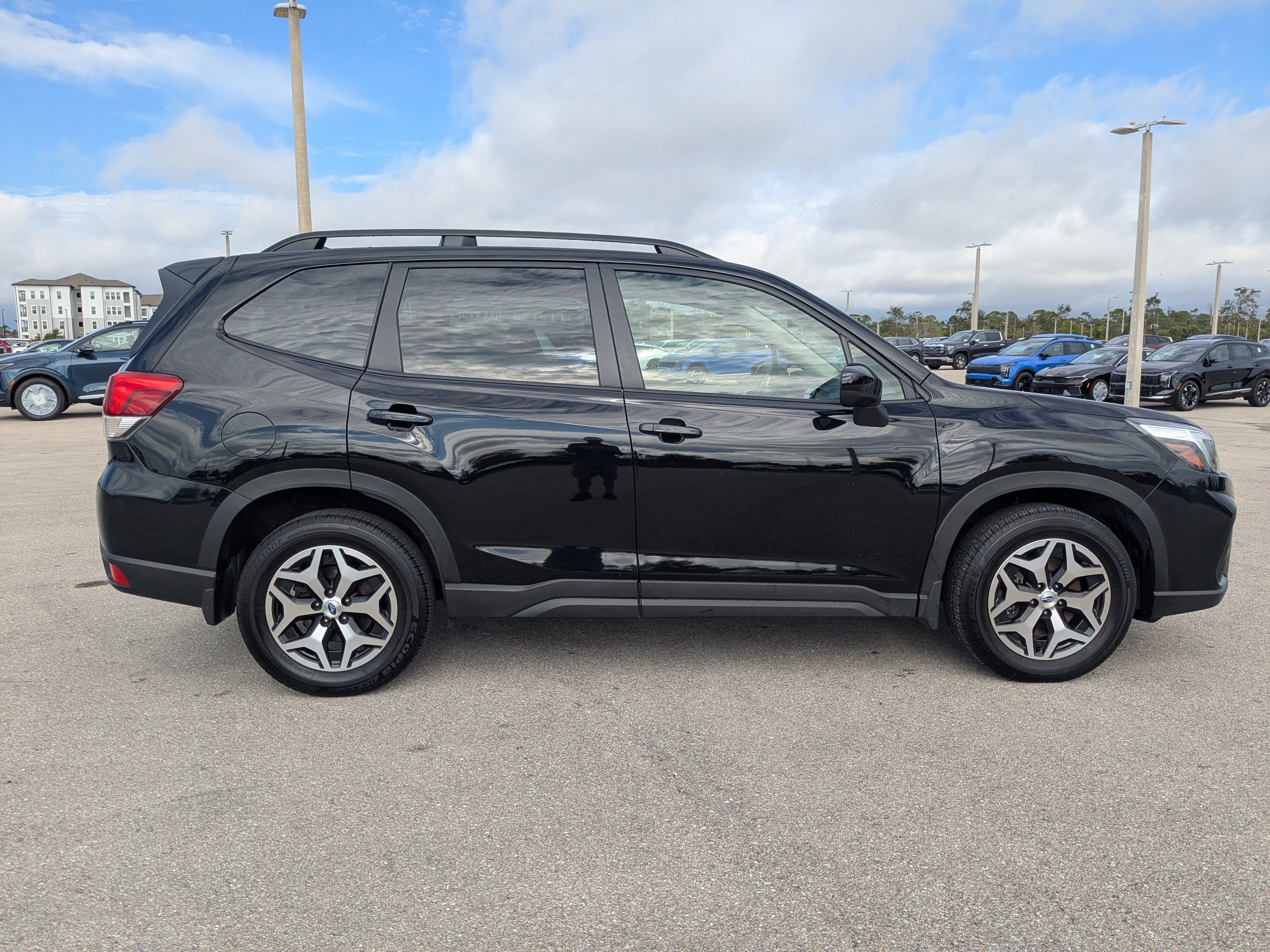 Used 2021 Subaru Forester Premium image 4