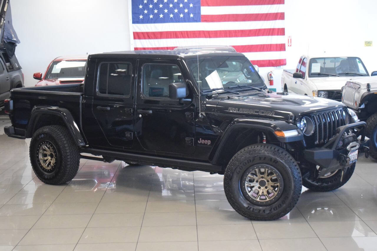Used 2020 Jeep Gladiator Rubicon image 3