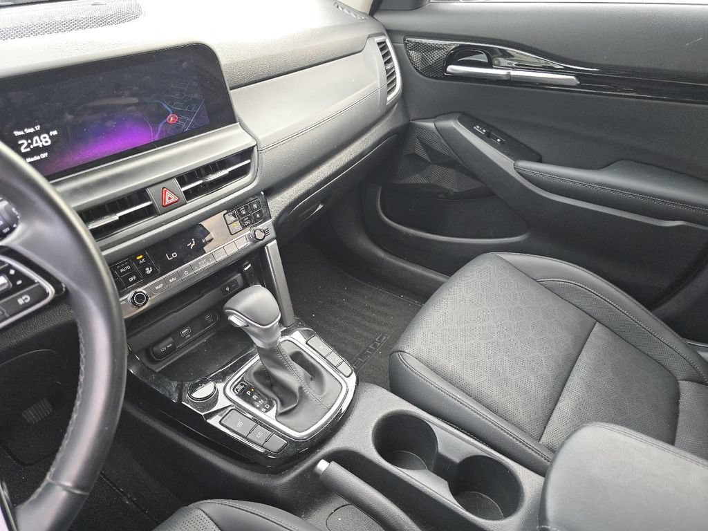 Used 2024 Kia Seltos EX FWD image 27