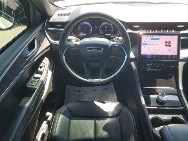Certified 2025 Jeep Grand Cherokee Limited w/ Luxury Tech Group II RWD image 20