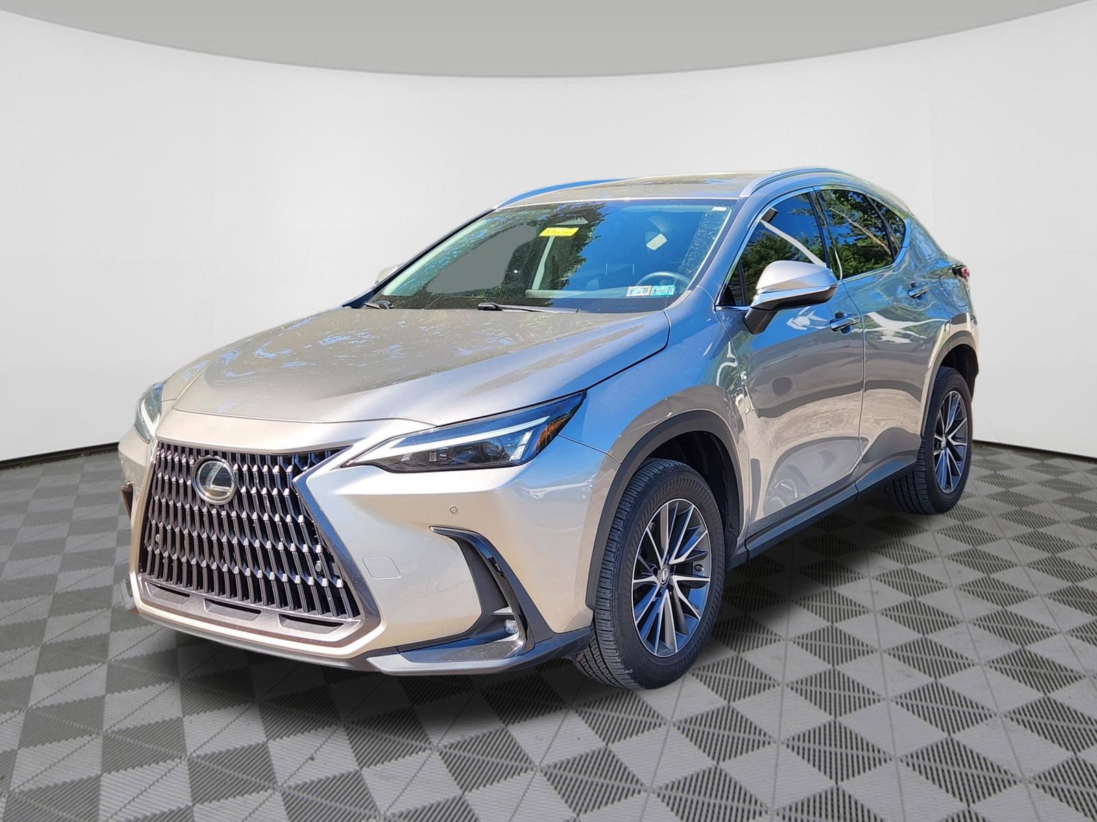 Used 2023 Lexus NX 350 AWD image 2