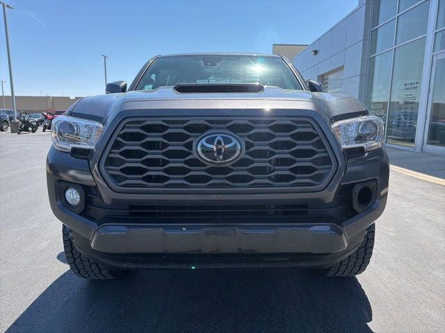 Used 2022 Toyota Tacoma TRD Sport AWD/4WD image 2