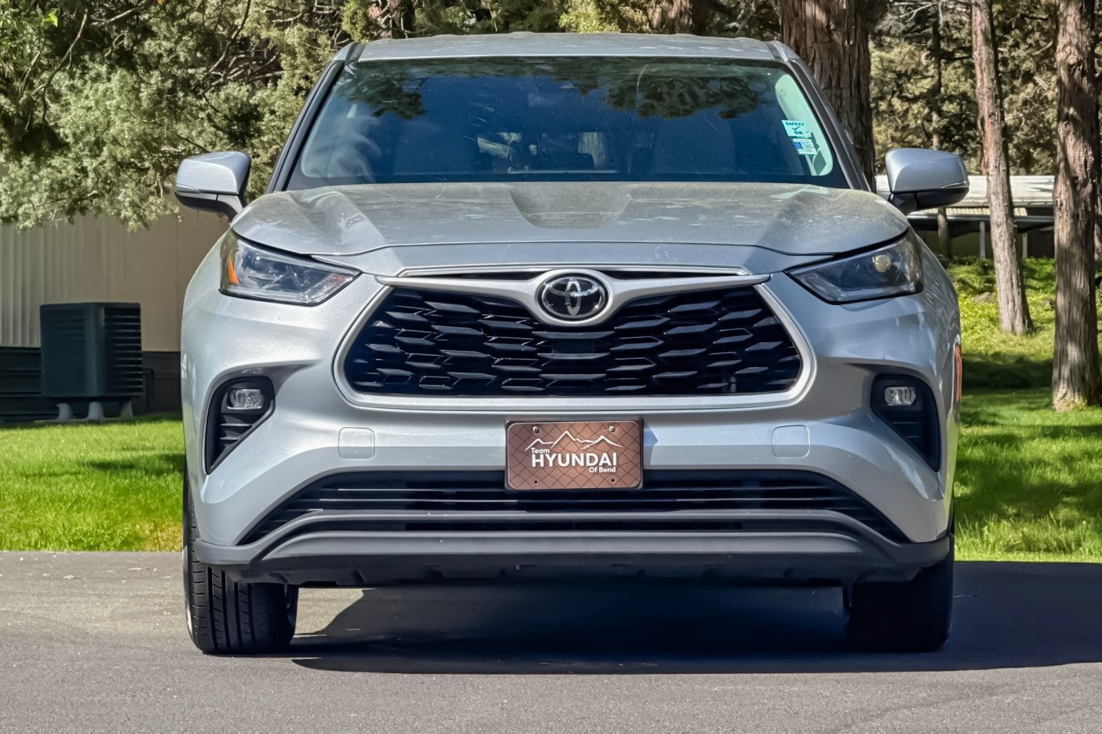 Used 2021 Toyota Highlander LE AWD/4WD image 10