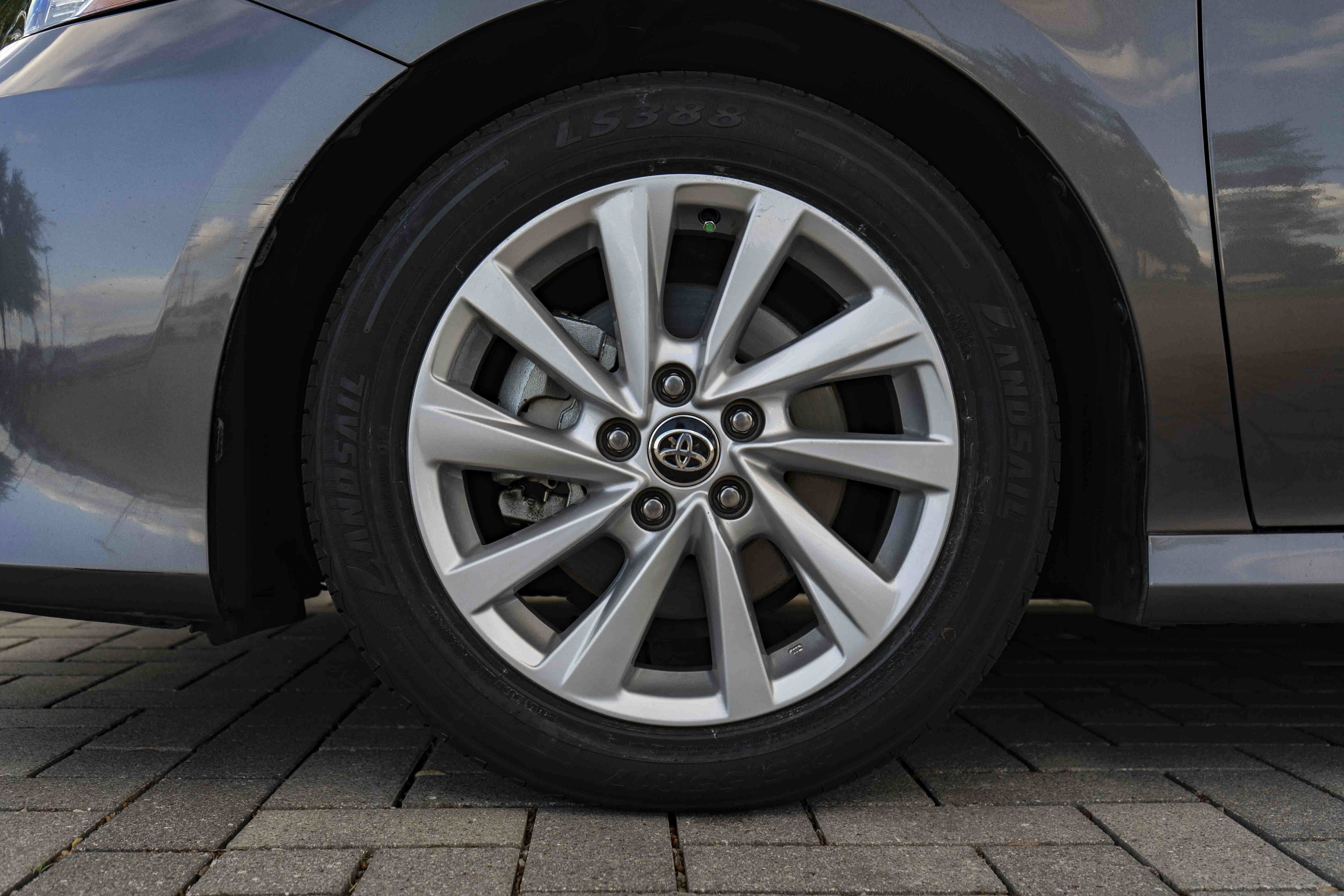 Used 2024 Toyota Camry LE FWD image 13