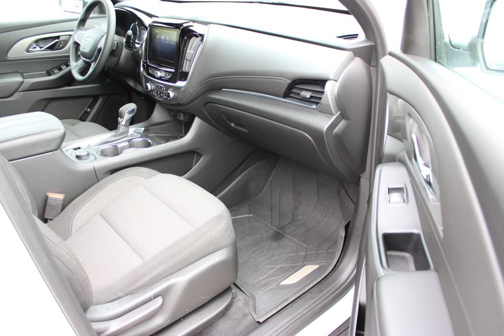 Certified 2024 Chevrolet Traverse LT w/ Midnight/Sport Edition AWD/4WD image 47