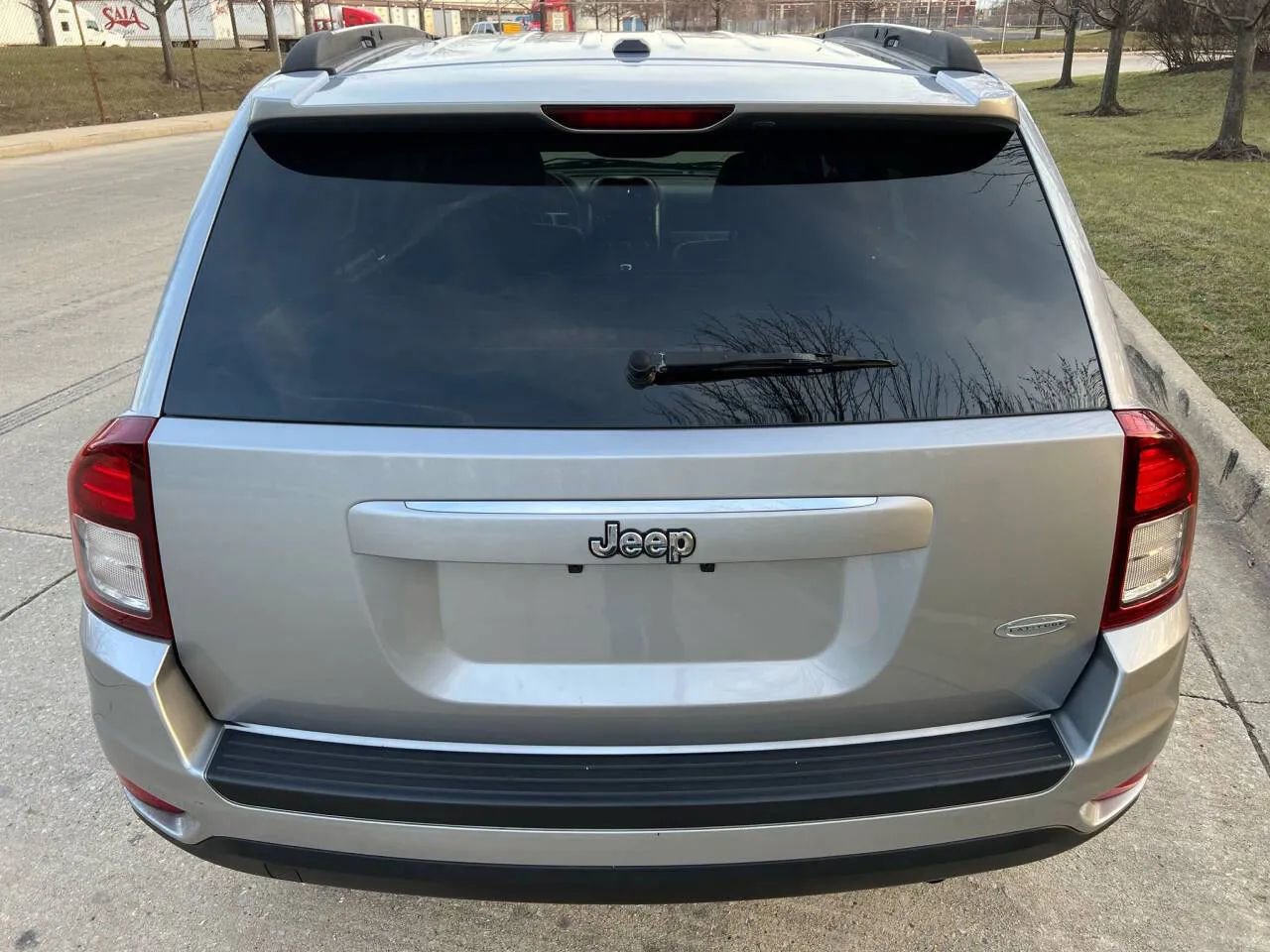 Used 2017 Jeep Compass Latitude image 5