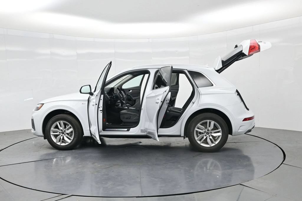 Used 2023 Audi Q5 2.0T Premium w/ Convenience Package AWD/4WD image 4