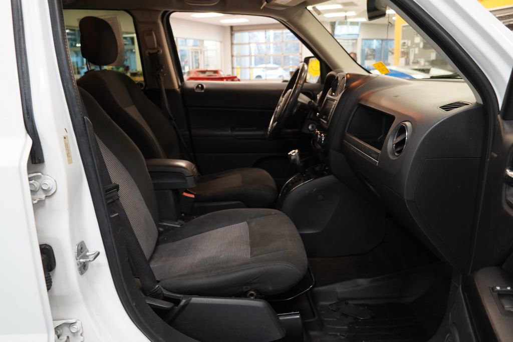 Used 2014 Jeep Patriot Latitude image 24