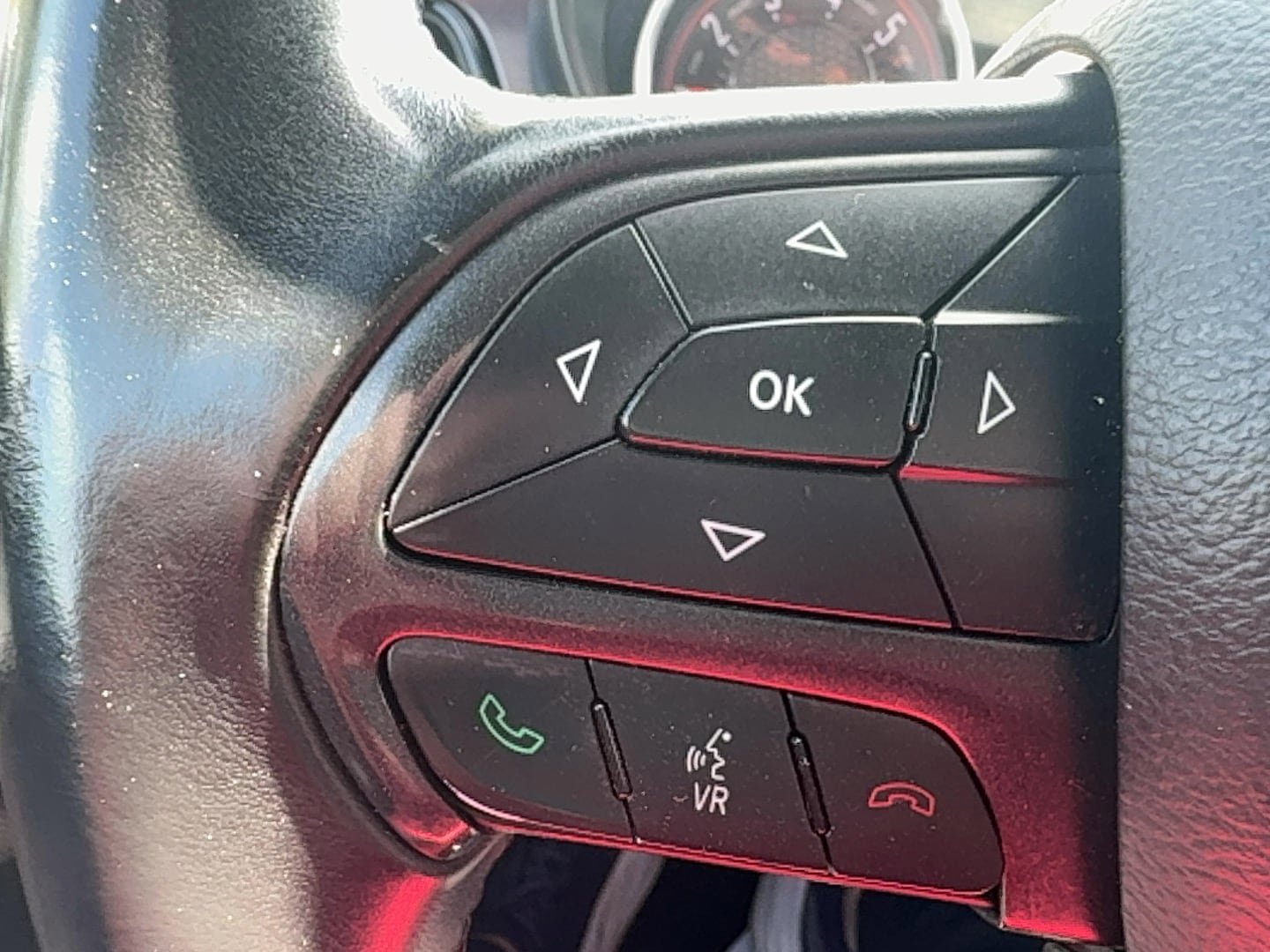 Used 2016 Dodge Challenger SXT image 17