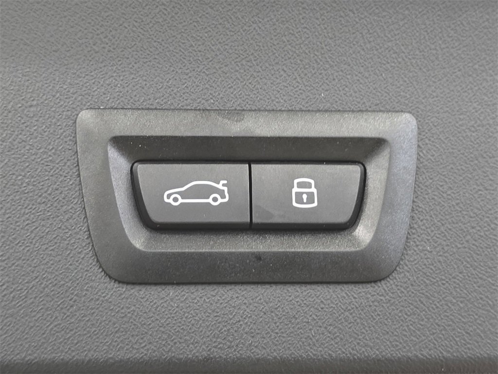 Certified 2025 BMW X3 xDrive30i w/ Convenience Package image 26