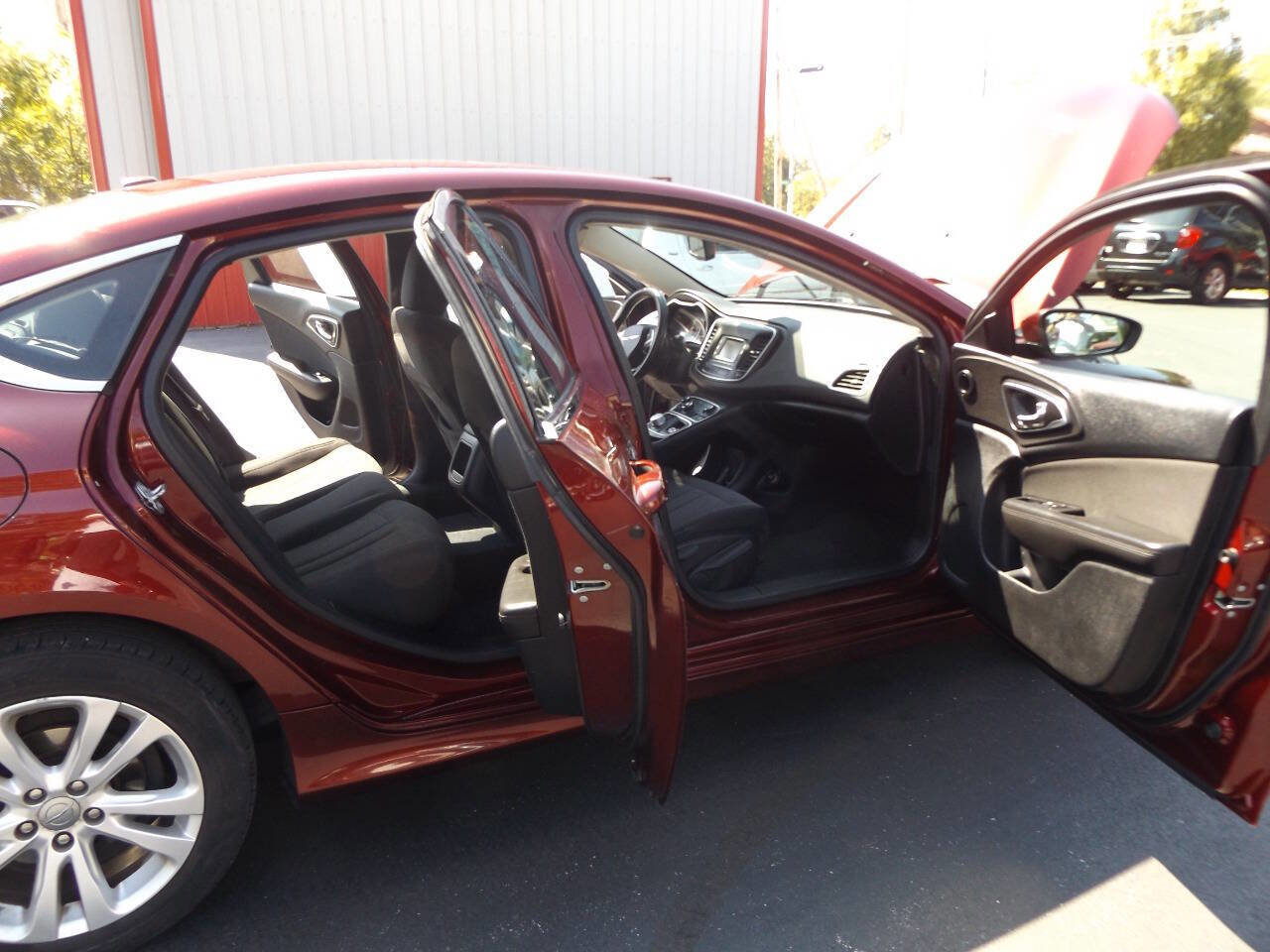 Used 2015 Chrysler 200 Limited w/ Convenience Group image 21