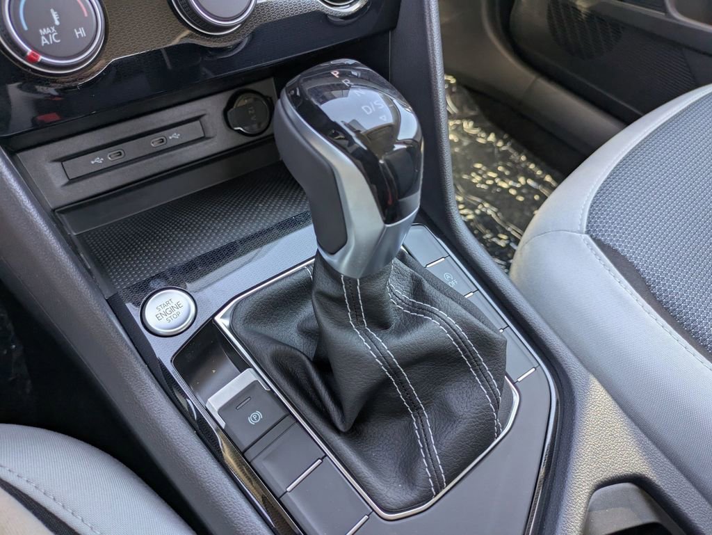 Certified 2025 Volkswagen Taos S FWD image 11