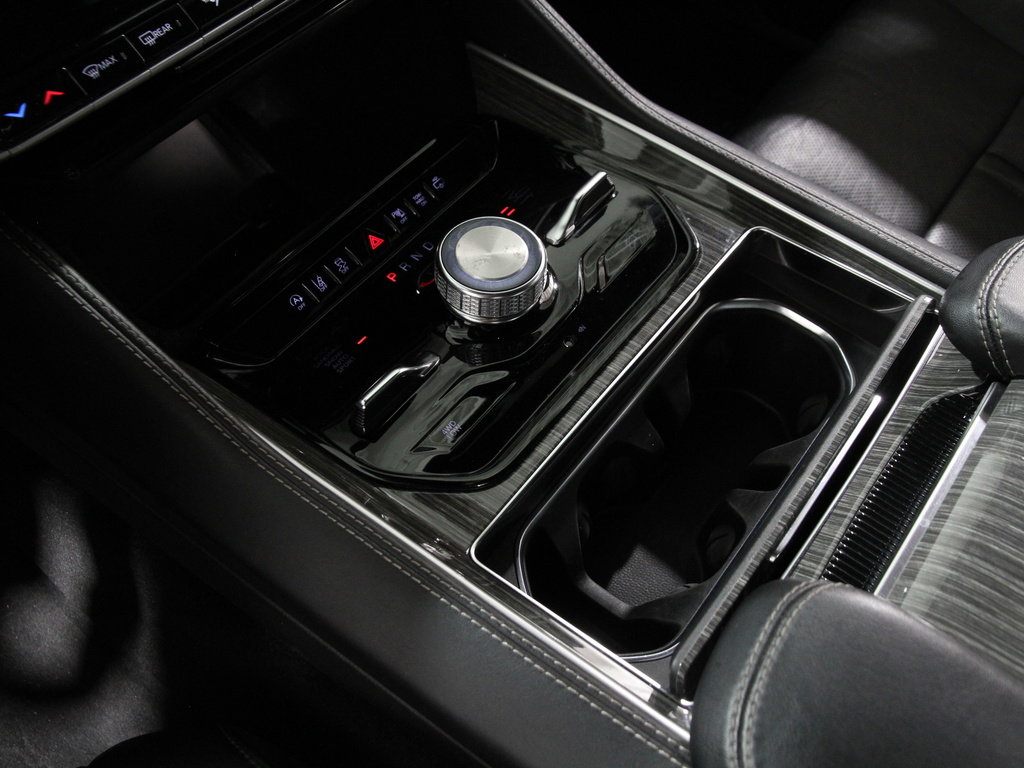 Used 2022 Jeep Wagoneer Series III w/ Premium Group I image 16