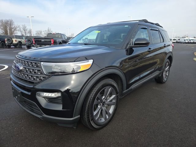 Certified 2023 Ford Explorer XLT w/ Equipment Group 202A image 4